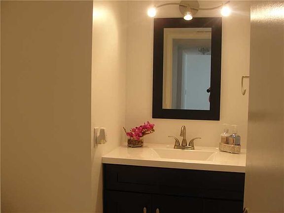 2nd image of 679 Woodgate Cir