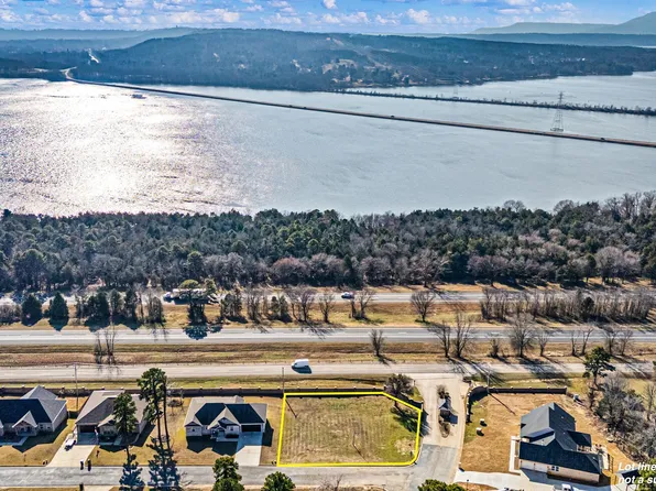 2 Baseline Dr, Russellville, AR 72802