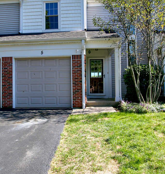 1st image of 5 Carey Ln #0