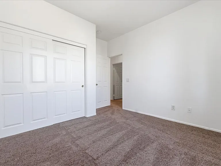 37771 Guildford St — Photo 28