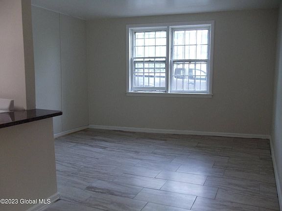 5th image of 147 Eagle St APT 1