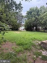 2nd image of 1130 47th Pl NE