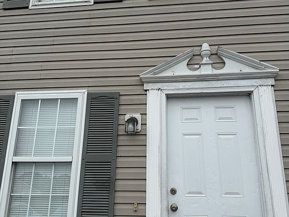 5th image of 1869 Stonehenge Ave APT C