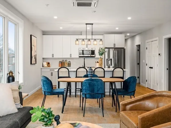 8 Ashton St #3, Dorchester, MA 02124