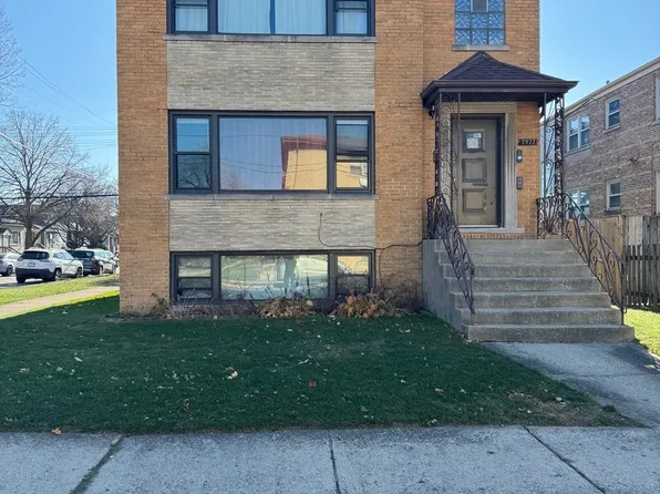 7527 W Fullerton Ave, Elmwood Park, IL 60707