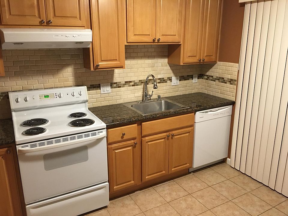 1st image of 1117 White Dr