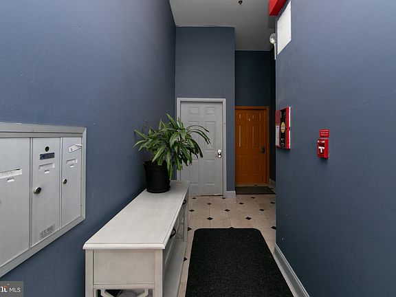 4th image of 309 N 3rd St #C