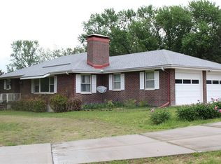 517 S 21st St, Leavenworth, KS 66048