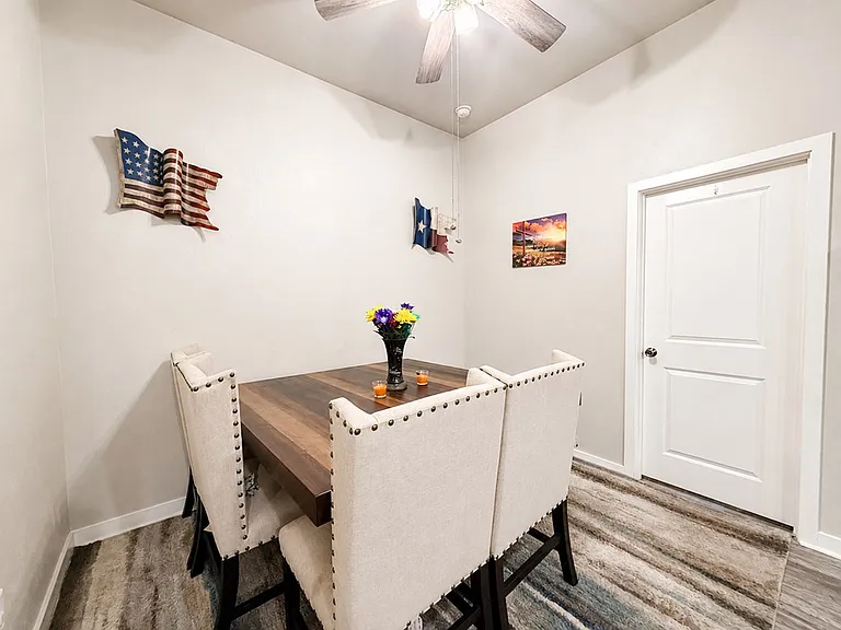 2122 Marfa Ln — Photo 6