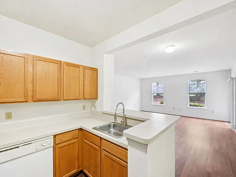 Spring Creek Apartments — Photo 23