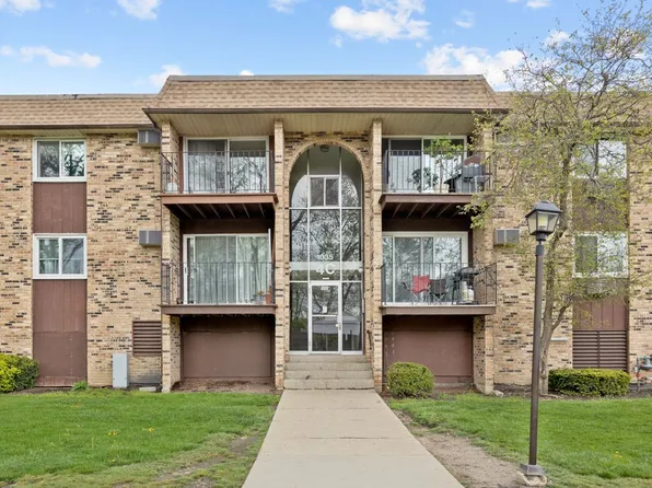 1035 Higgins Quarters Dr #305, Hoffman Estates, IL 60169