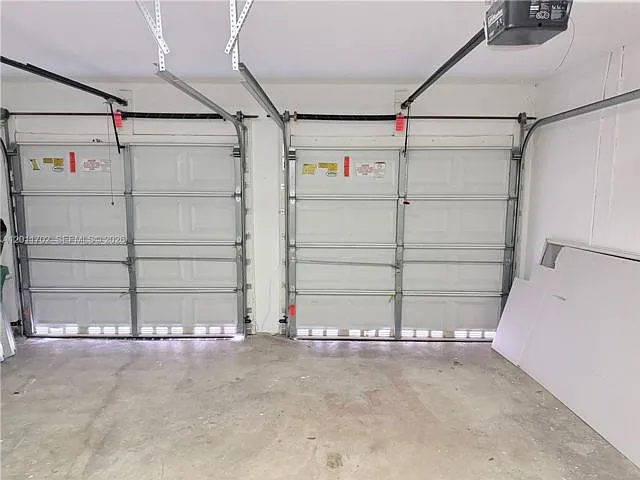 8720 NW 111th Ct — Photo 3