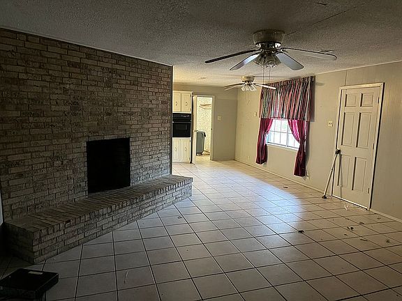 3rd image of 946 Fm 1159