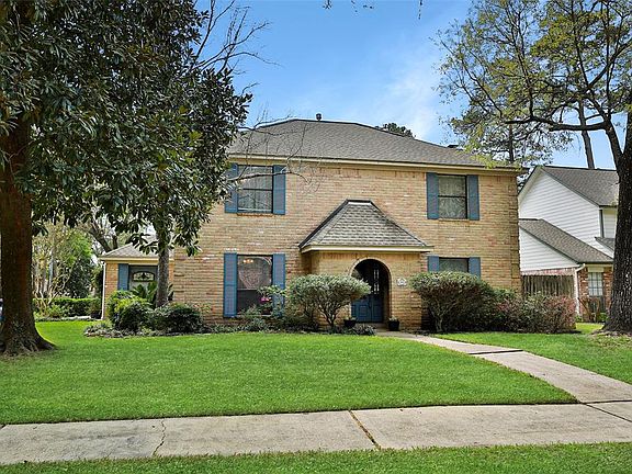 3rd image of 15003 Hiddenwood Dr