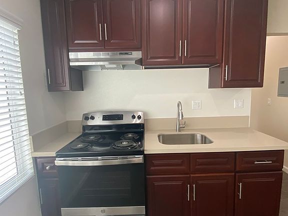 4th image of 1431 Cedar Ave #11