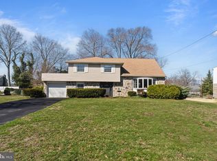 9 Arbor Rd, Cinnaminson, NJ 08077
