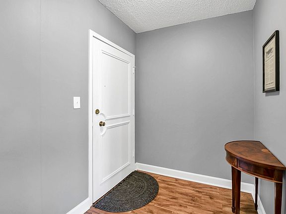 3rd image of 1520 Senate St APT 95