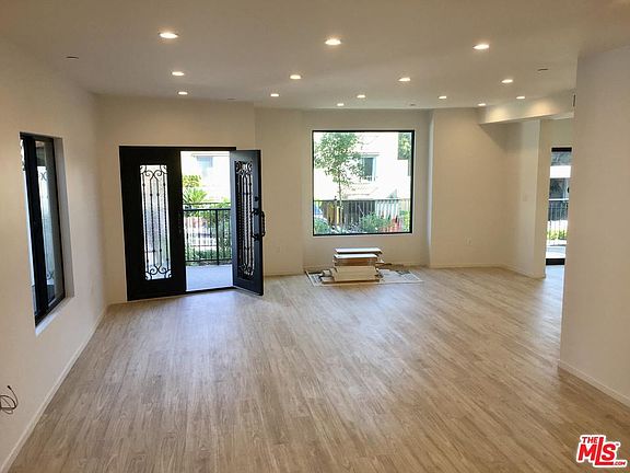 5th image of 913 Hilldale Ave #2