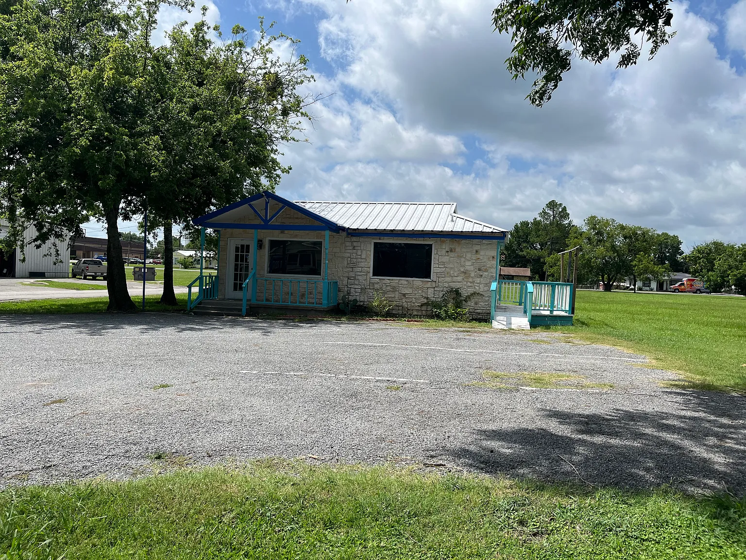 E Main St, Quinlan — Photo 1
