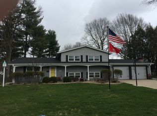 135 Willow Rd, Rochester, IL 62563