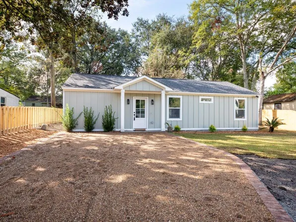5809 Canterbury Dr, Hanahan, SC 29410