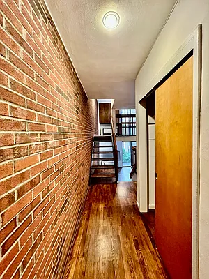 Rented by Avenues Real Estate | media 10