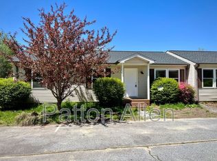 1754 Meadowbrook Ter APT A, Hendersonville, NC 28791