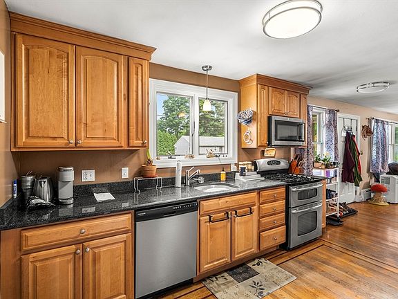 4th image of 23 Mifflin Dr