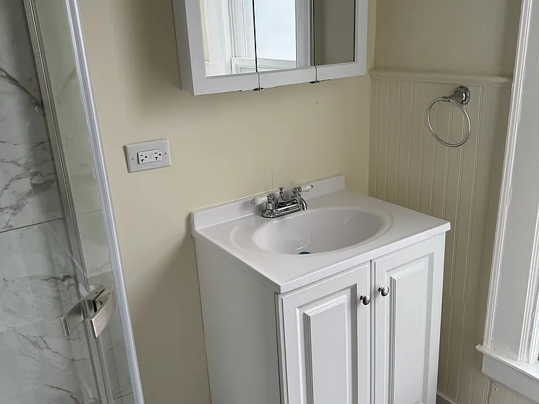 112 Eastern Ave SE #2 — Photo 9