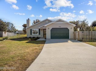 412 E Volant St, Hubert, NC 28539