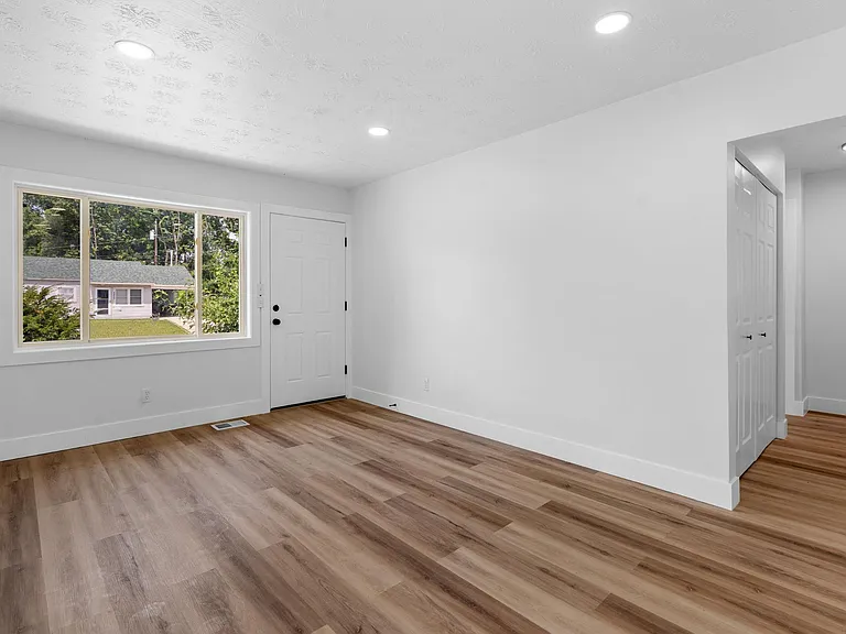 4376 Curundu Ave — Photo 5
