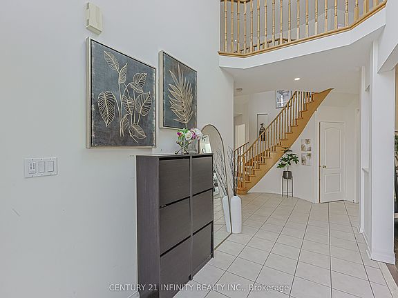 3rd image of 59 Splendor Dr