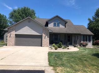 601 Flame Ct, Effingham, IL 62401