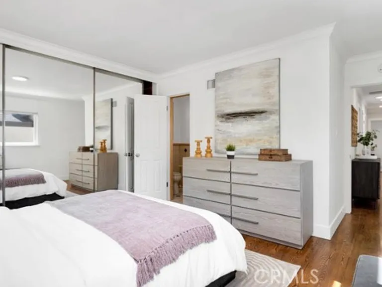 12535 Kling St — Photo 11
