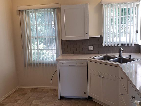 4th image of 10597 Ayres Ave #0