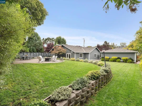 21 Sierra Ln, Walnut Creek, CA 94596
