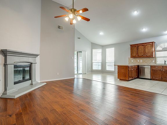 4th image of 5049 Bedfordshire Dr