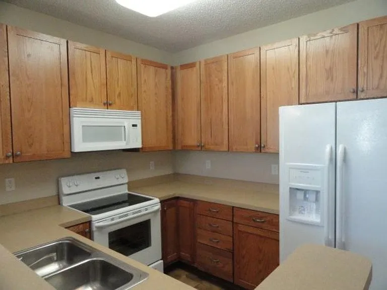 15379 Foliage Ave — Photo 5
