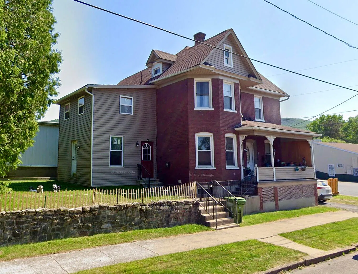 4 bed, 2.0 bath, 2174 sqft, $975 — Photo 3