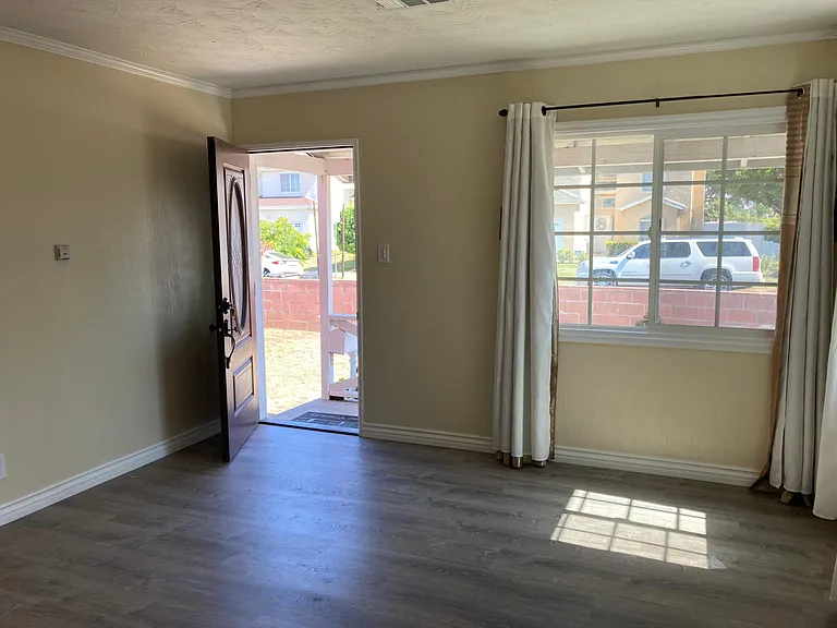 104 W 224th Pl — Photo 3
