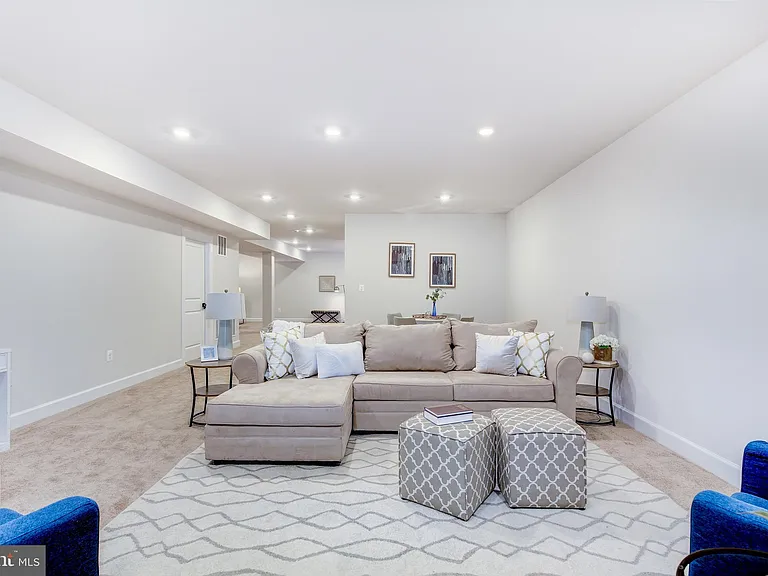 6547 Clubhouse Dr — Photo 86