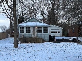 802 Hickory Rd, Genoa City, WI 53181