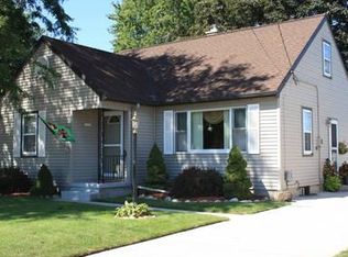 1710 Viebahn St, Manitowoc, WI 54220