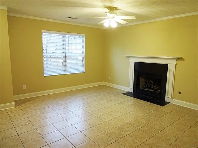 3 bed, 2.5 bath, 1656 sqft, $2,195 — Photo 4