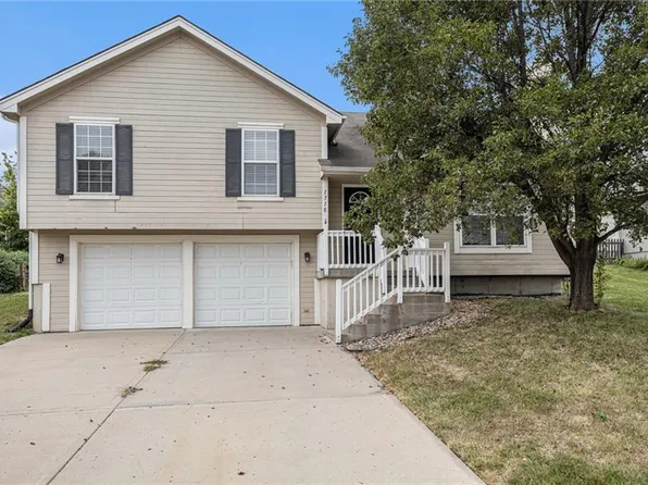 1710 Clear Creek Dr, Kearney, MO 64060