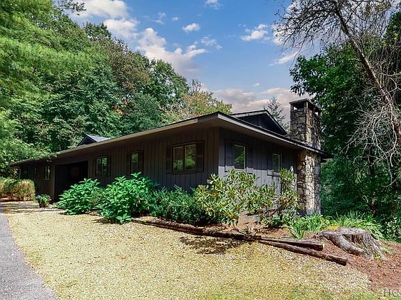 2nd image of 101 Dogwood Ct