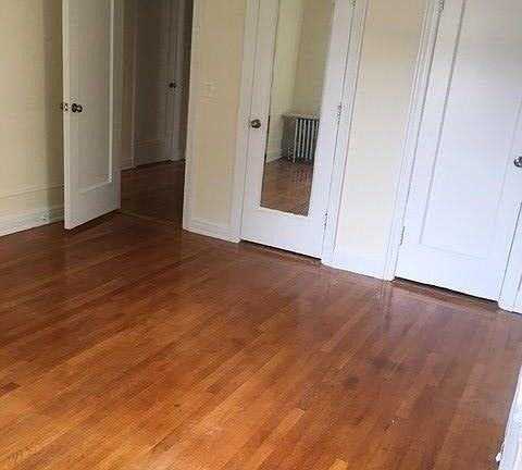 2nd image of 11951 Metropolitan Ave APT 4F