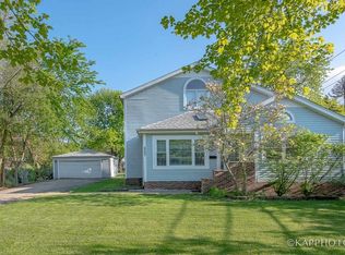 2027 Halsey Dr, Des Plaines, IL 60018