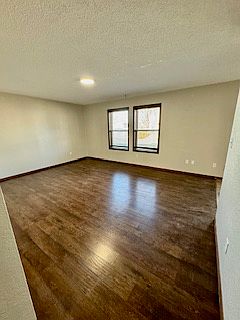 4th image of 1119 W Clark St #101