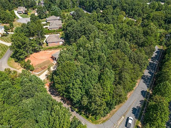 5th image of 104 Creekside Ln